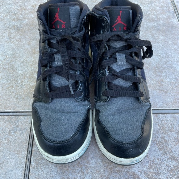 Air Jordan 1 Mid Premium - Picture 2 of 16
